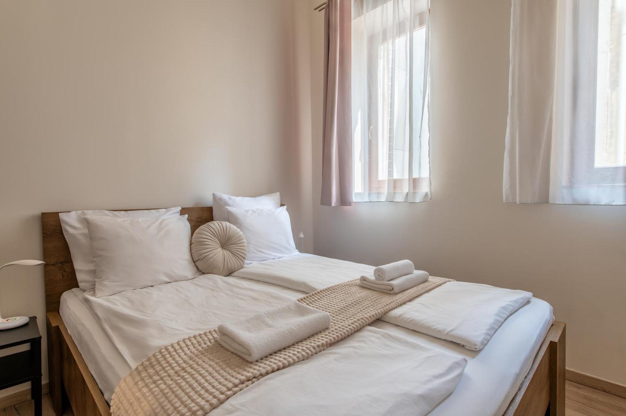 Central Paulay Ede Street Dual - Key Apartment Apartament Budapesta
